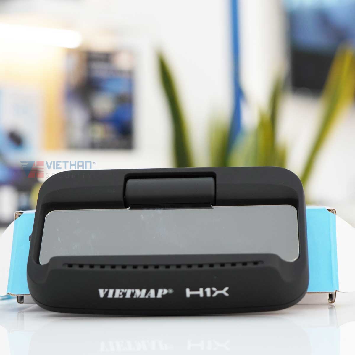 Màn hình hiển thị thông tin Vietmap H1X (Cảnh báo thông tin tốc độ - báo khu vực có camera phạt nguội, camera phạt đèn đỏ)