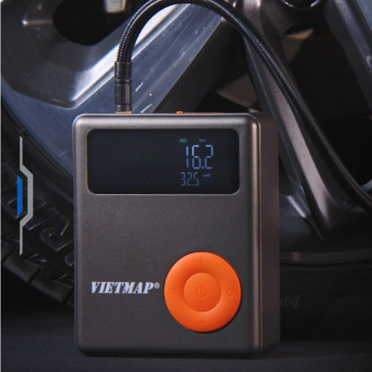 Bơm và kích bình ô tô 4 trong 1 Vietmap DK-MF139 dung lượng pin 12000mAh, tích hợp màn hình LED